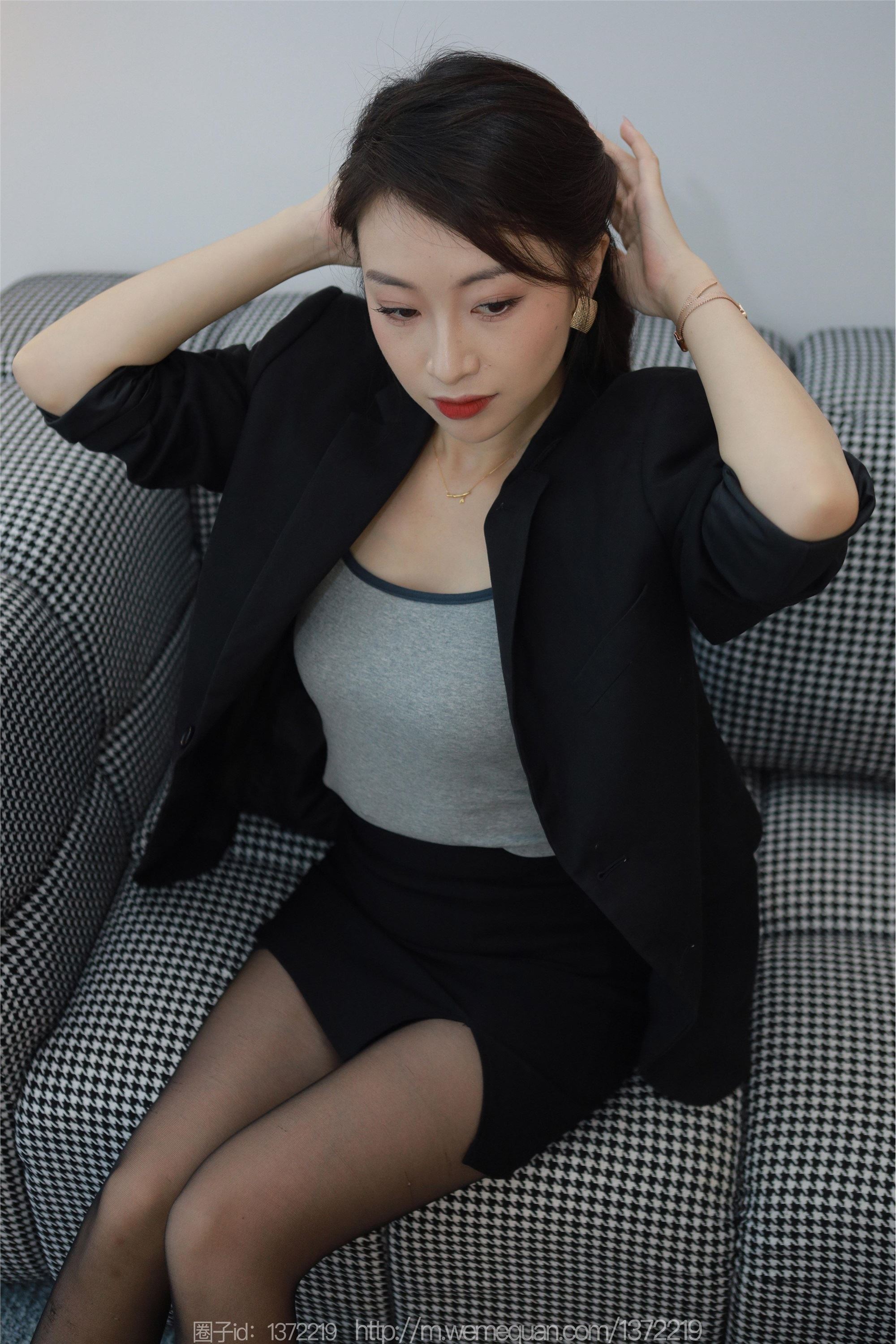 IESS异思趣向  2023.07.27 丝享家 1491 小婕《黑金高跟鞋》